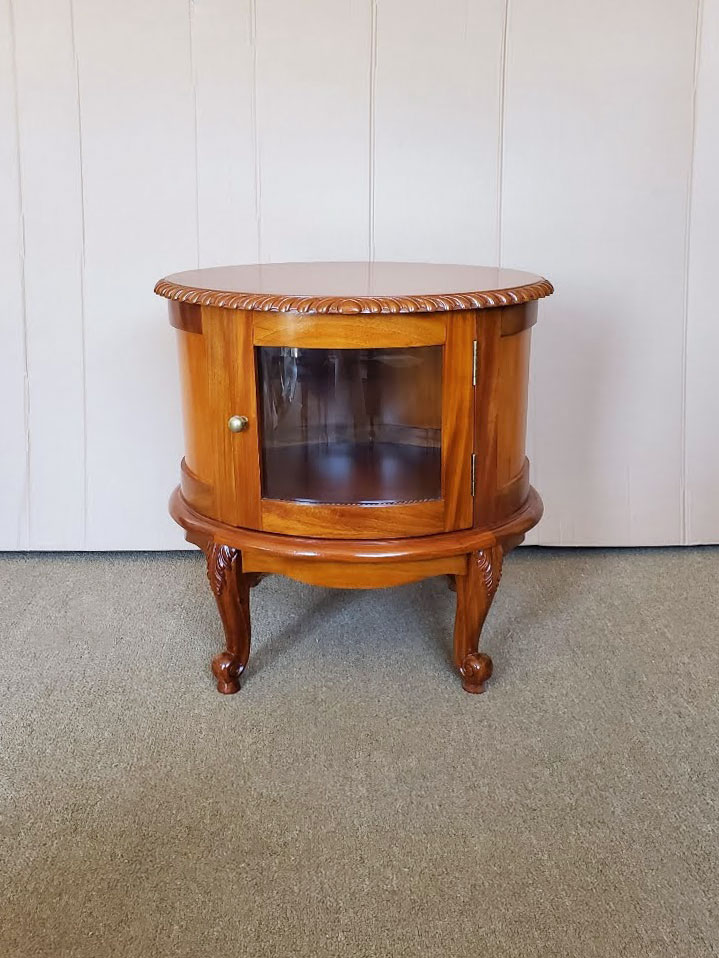 Antique Mahogany Easel  Laurel Crown Furniture