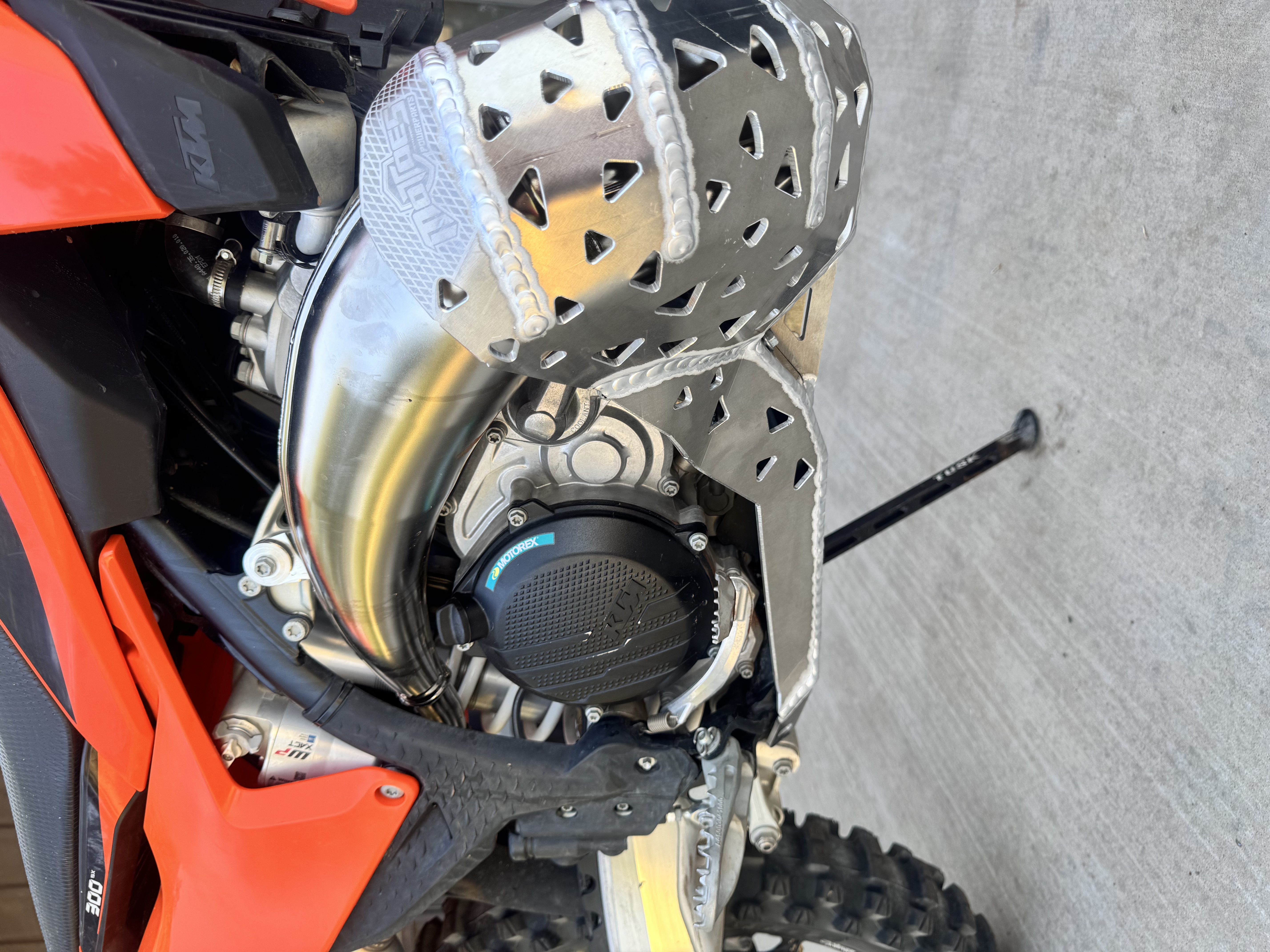 Shop High-Performance Torque Pipes | 2 Stroke Pipe Guard | MOTOES